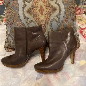 Nine West Heeled Booties sz 8